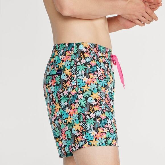 Chubbies NEW "The Bloomerangs" Men's Classic Swim Trunks Jungle Print Size Small - Picture 3 of 12